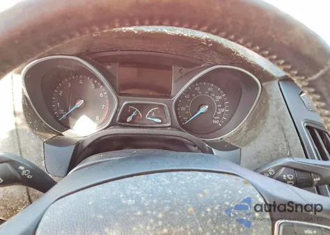 2016 Ford Focus Se z USA, uszkodzony, nr VIN 1FADP3F22GL296791